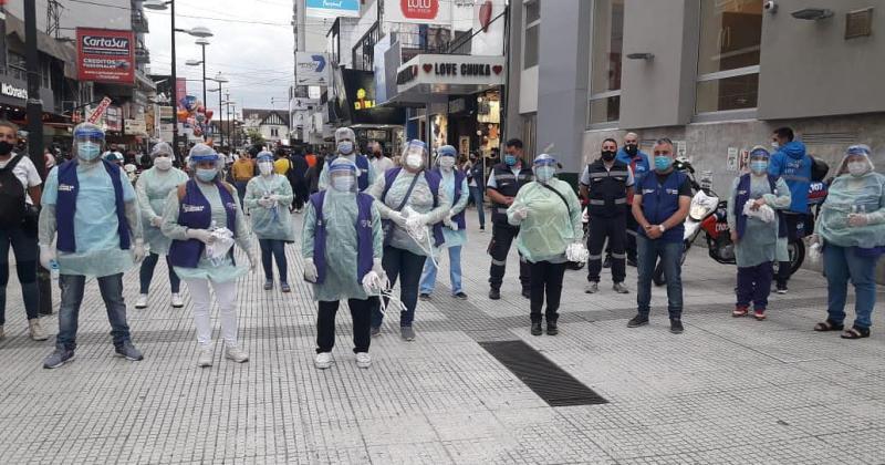 Durante un operativo de concientización en la Peatonal Laprida 