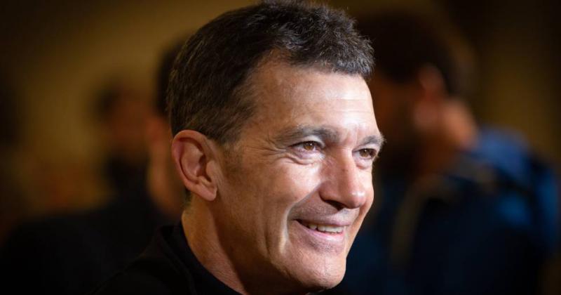 Un romaacutentico Antonio Banderas 