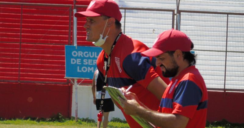 Cavalieri y su ayudante de campo atentos a los detalles