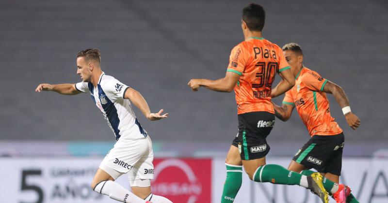 Talleres y Banfield animan un entretenido partido