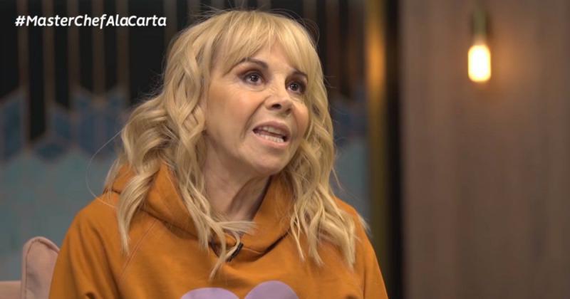 Claudia Villafantildee tras la muerte de Maradona- No me iba a hacer bien quedarme en casa