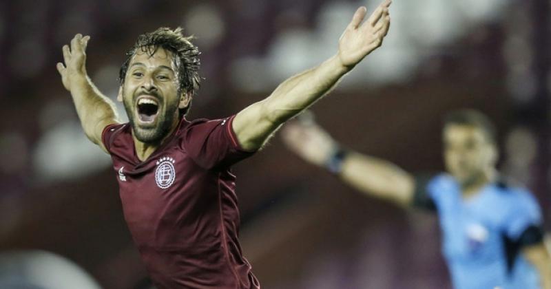 Quignón en el festejo de su agónico gol contra Sao Paulo