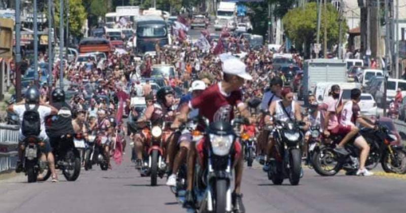 Los hinchas granates brindaron su apoyo antes de la final