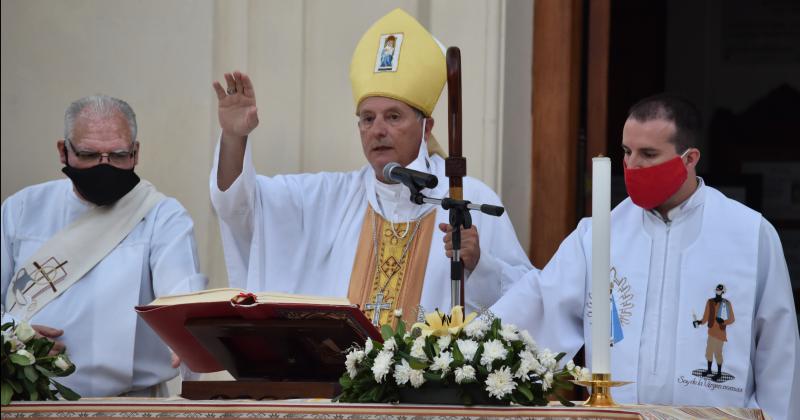 El obispo monseñor Jorge Lugones pidió por la paz social