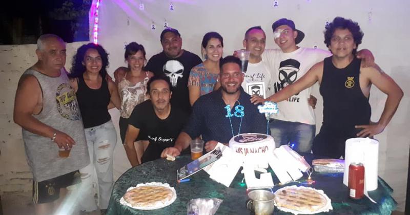 Ignacio Pablo y parte de su familia durante el cumpleaños