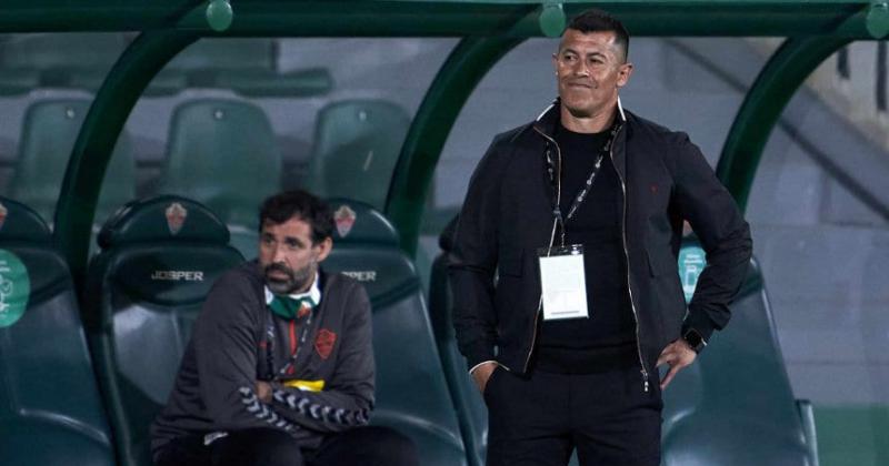 Elche otro escollo en la carrera de Almirón post Lanús