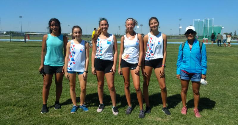 Las chicas de Lomas tras competir en el Parque Olímpico
