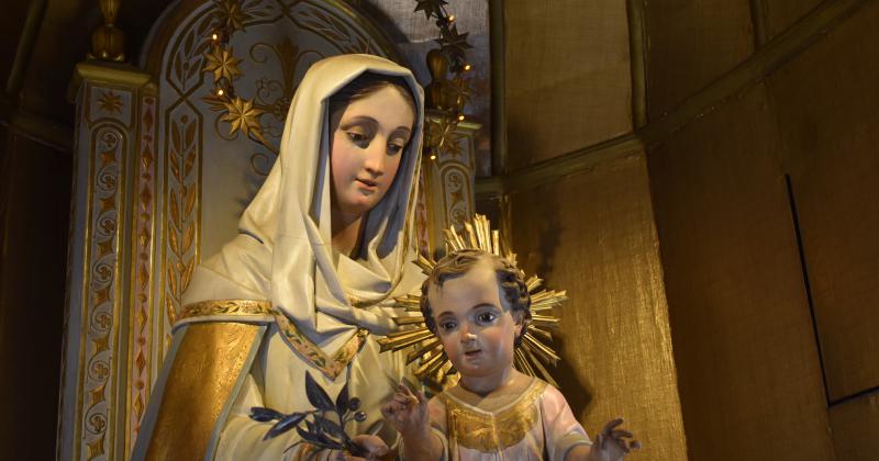 Robaron las coronas de la Virgen y el Niño Jesús