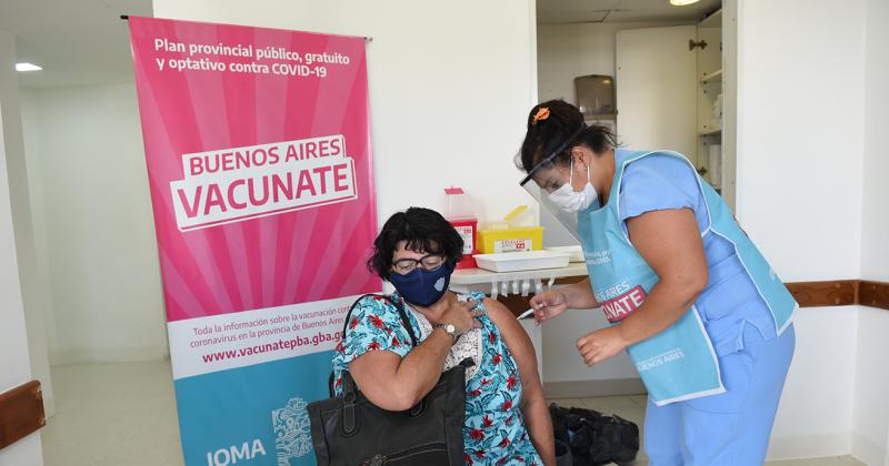 Campantildea de vacunacioacuten contra el Coronavirus en Lomas