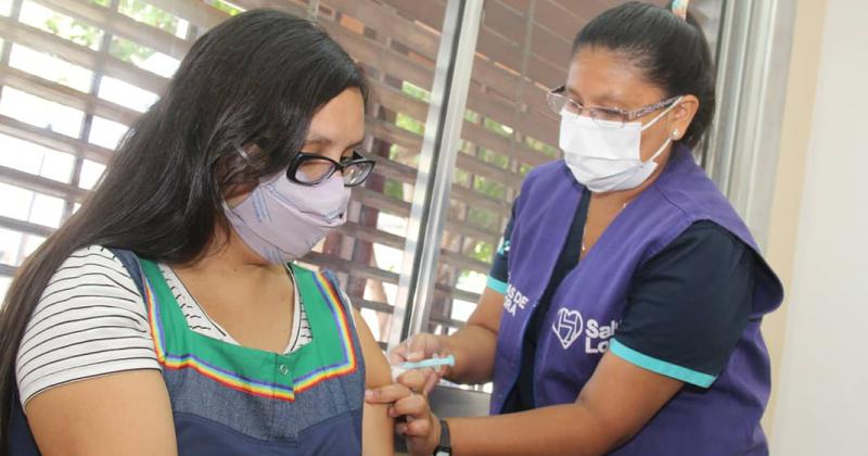 Hay 16548 personas que tienen la primera dosis