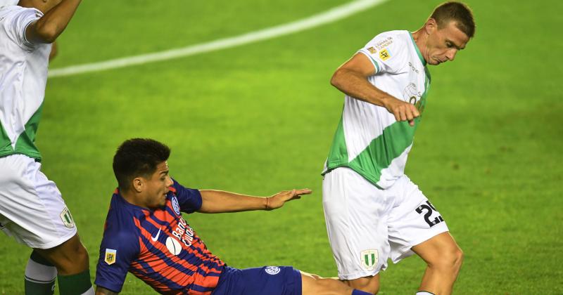 Alejandro Cabrera logra salir de la marca rival