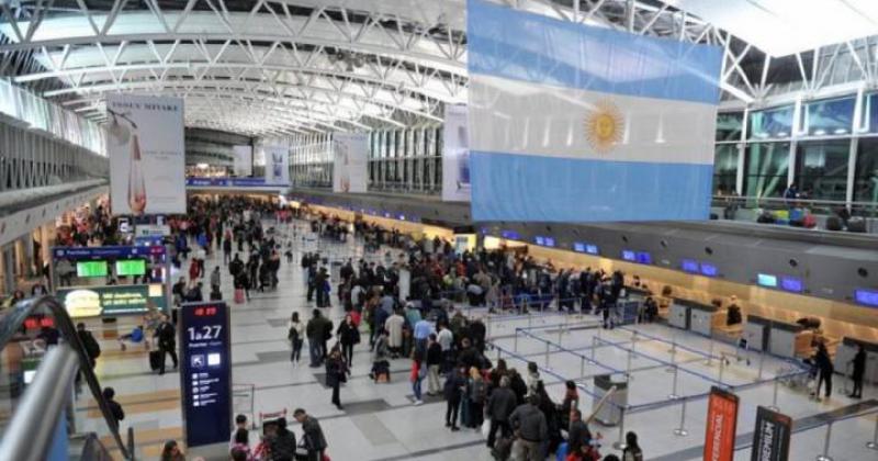 Buscan desalentar los viajes al exterior en pandemia