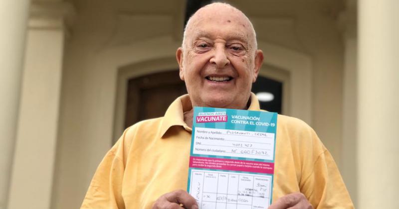 César Ariel Fioravanti de 87 años fue vacunado esta semana 