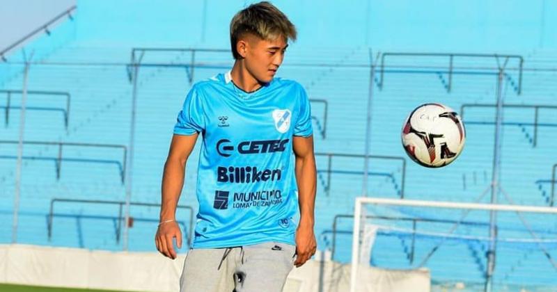 Morimoto es lateral por izquierda y tiene 19 años