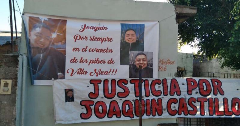 Familiares y amigos de Castillo marcharon a Tribunales 