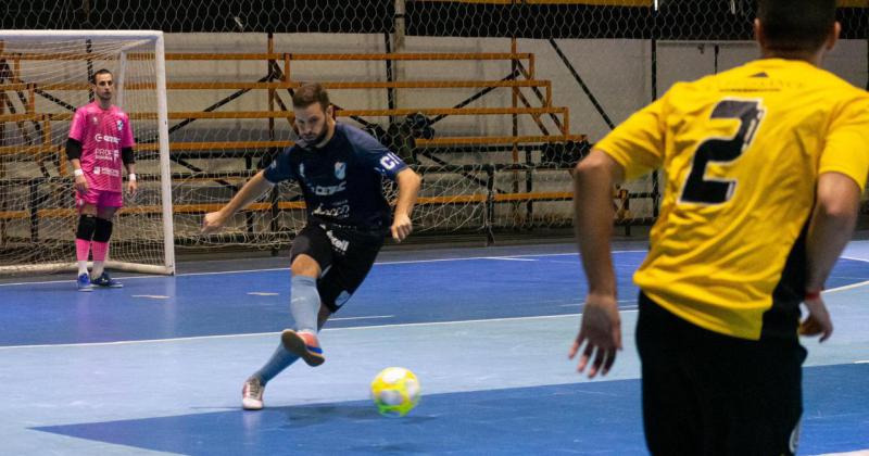 En Temperley Cepeda es el capit?n del equipo de Primera