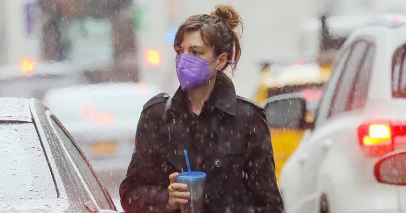 Anne Hathaway no culpes a la lluvia 