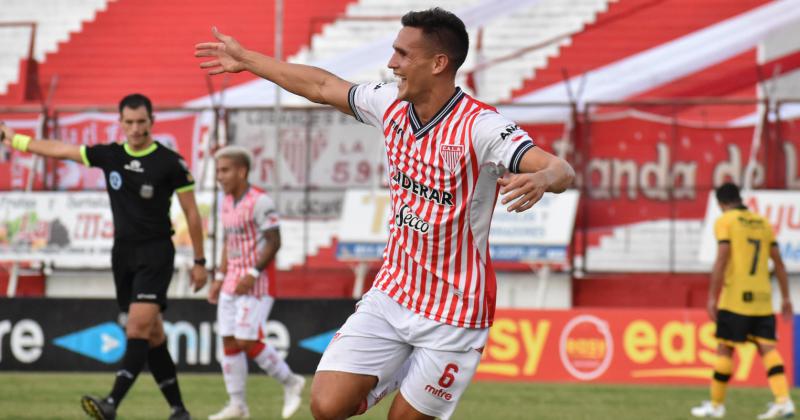 Cepeda celebra su gol ante Comunicaciones