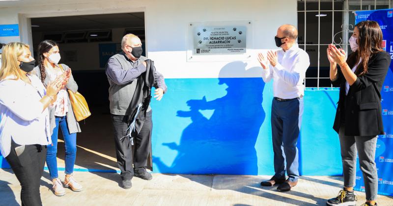 Colocaron la placa con el nombre de Dr Ignacio Lucas Albarracín