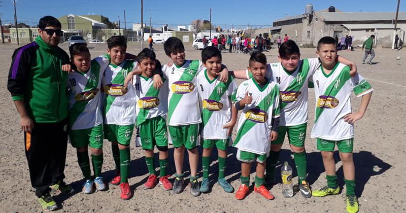 Ms de 140 chicos concurren a la Escuelita de Fútbol