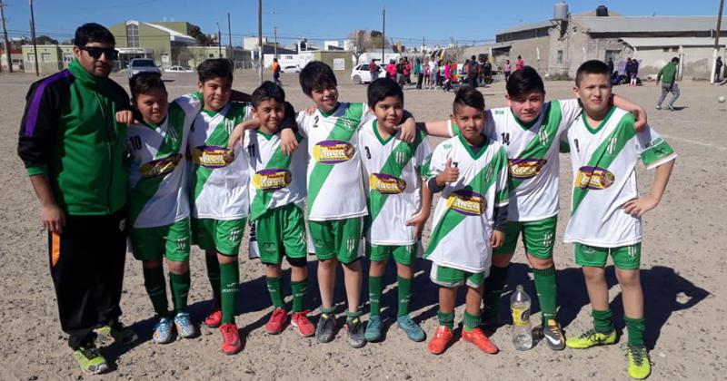 Ms de 140 chicos concurren a la Escuelita de Fútbol