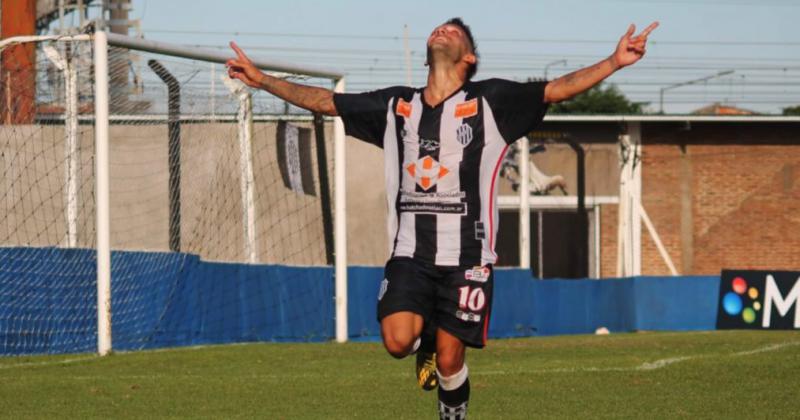 Lachalde es el goleador de El Porvenir en la temporada