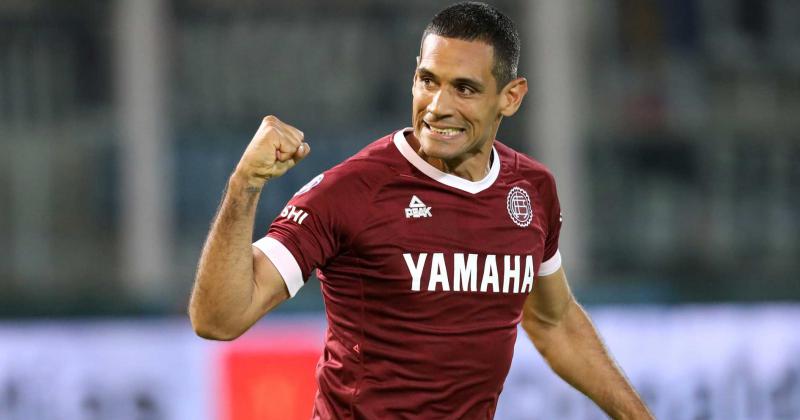 Sand es el goleador histórico del club con 143 goles