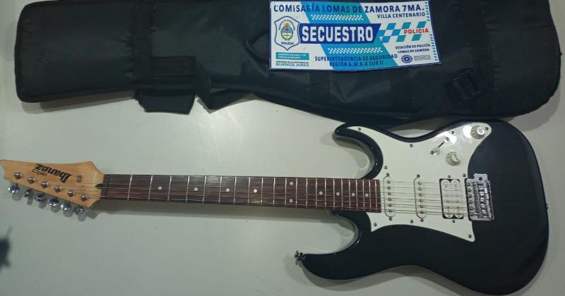 Se trata de una guitarra eléctrica Ibañez GRX40