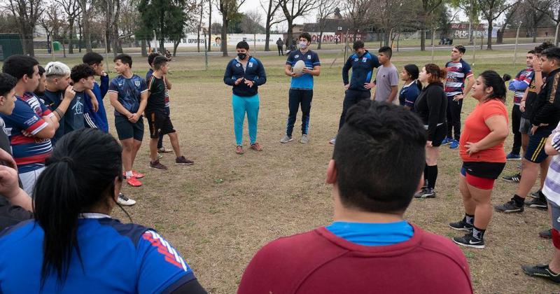 El encuentro tuvo lugar en la cancha de rugby del Parque de Lomas