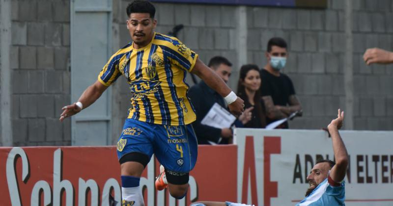 Flores jugó 16 partidos y anotó tres goles