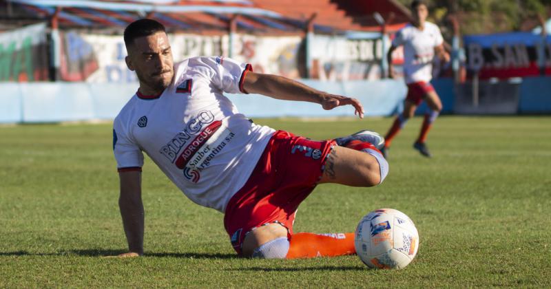 Alejandro Gómez podría ser titular en el lateral izquierdo