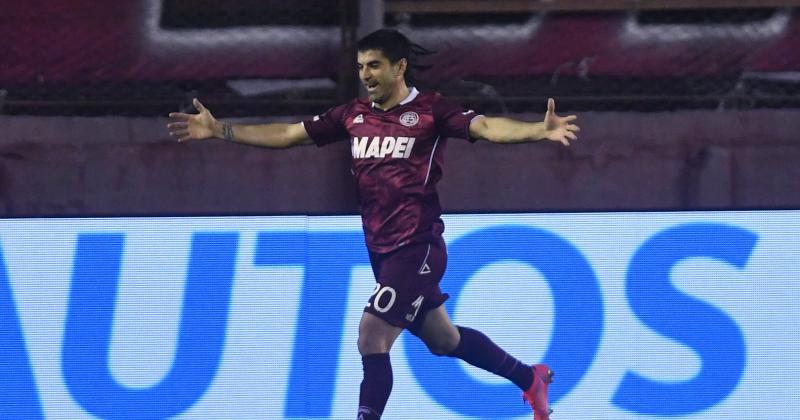 Malcorra festeja el primero de Lanús