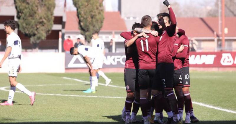 El Granate se rehabilitó con una goleada al Lobo