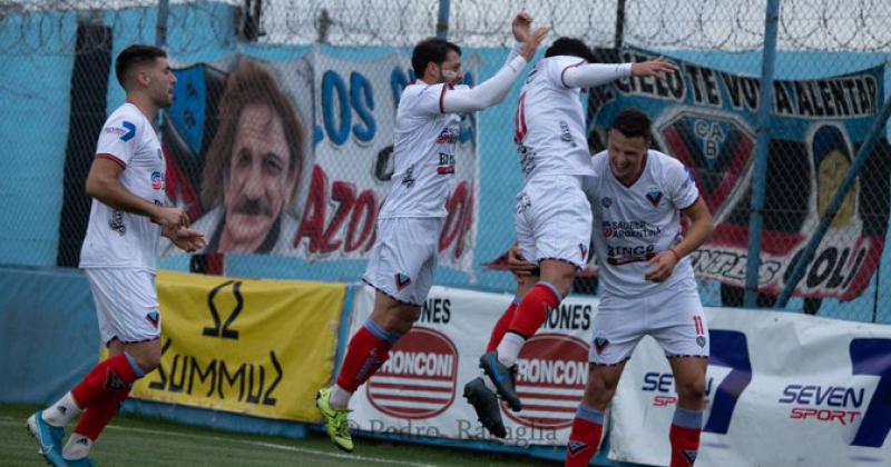Todos festejan con Bruera autor del primer gol
