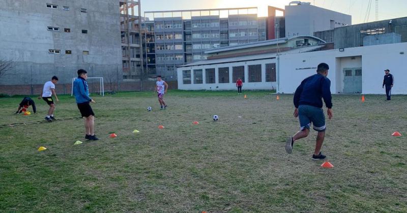 Los jóvenes incorporaron la pr�ctica del fútbol a sus actividades