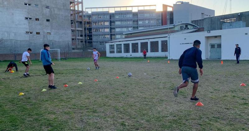 Los jóvenes incorporaron la pr�ctica del fútbol a sus actividades