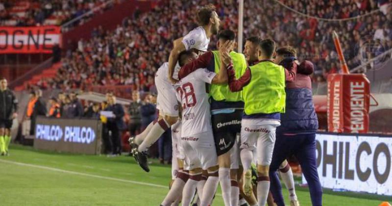 En el último choque en Avellaneda Lanús remontó dos goles