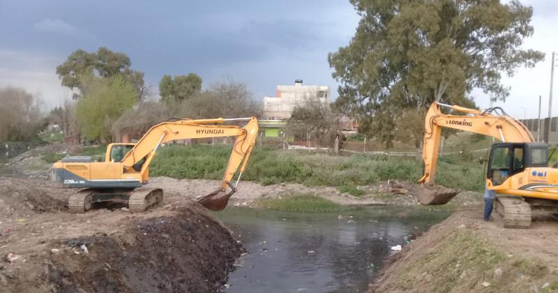 Profundizan la limpieza integral de arroyos en Lomas- iquestdoacutende trabajan