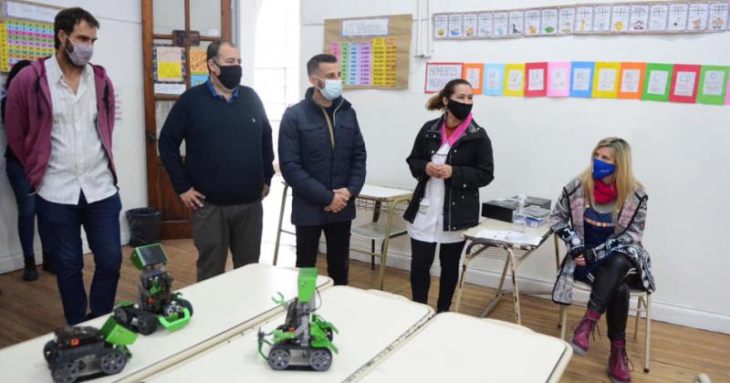 Las escuelas recibir�n m�s de 300 kits de robótica