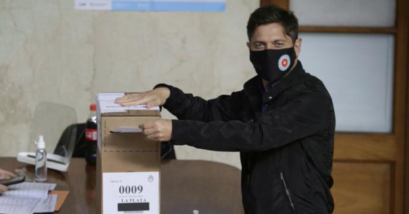 Axel Kicillof votó en una escuela de La Plata