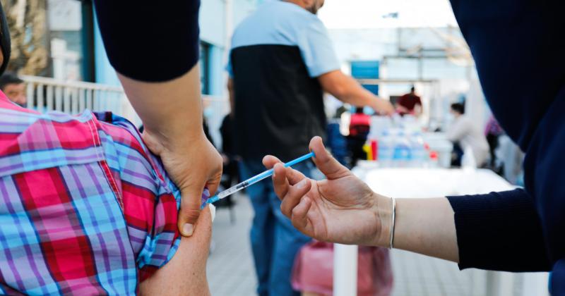 Miles de vecinos de distintos barrios fueron inmunizados