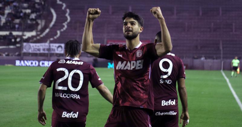 Ocho goles con la camiseta de Lanús lleva José López