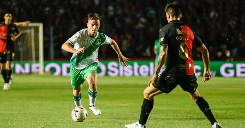 Galoppo lleva la pelota de enfrente espera Goltz