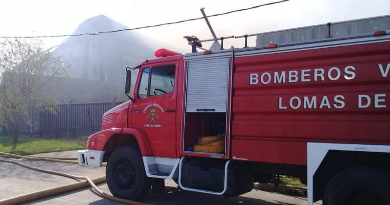 El incendio en un almaceacuten motivoacute el origen de los Bomberos de Lomas