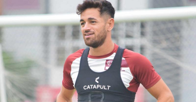 Acosta entrena para llegar al Cl?sico del Sur