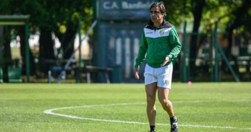 Sanguinetti obligado a cambiar la formación