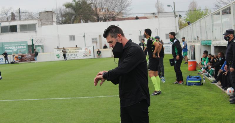 Daniel Vicentin dejó de ser el entrenador de El Porvenir