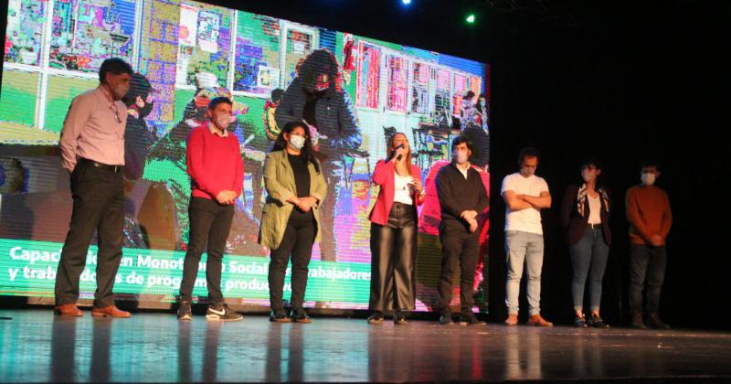 Presentaron el proyecto en el Teatro del Municipio