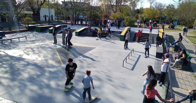 La pista es un lugar de encuentro para los pibes y pibas