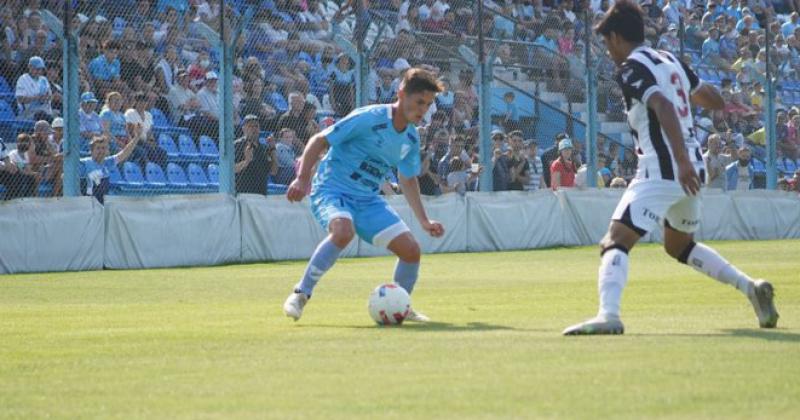 Villagra se hamaca ante la marca de Carrizo